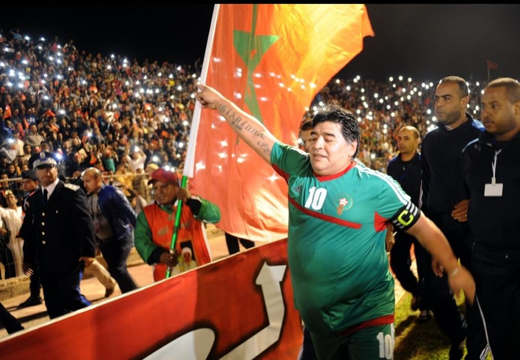 حزن في المغرب لوفاة مارادونا أسطورة كرة القدم الأرجنتينية والعالمية